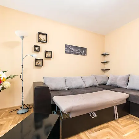 Downtown аpartment With Free Parking Warna