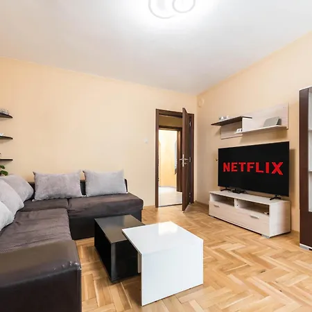 Downtown аpartment With Free Parking Apartment *