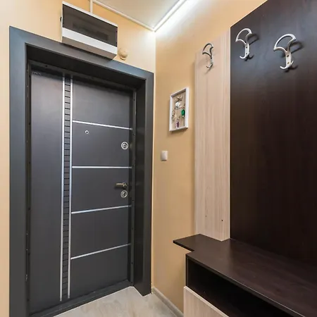 Downtown аpartment With Free Parking Warna