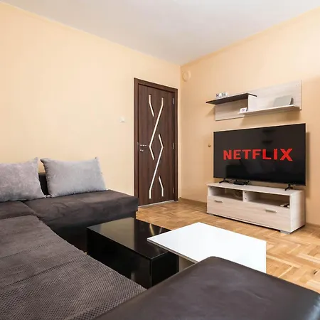 Downtown аpartment With Free Parking * וארנה