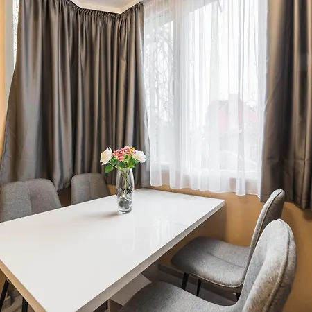 Downtown аpartment With Free Parking וארנה