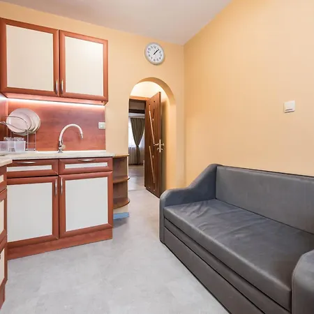 Downtown аpartment With Free Parking דירה *