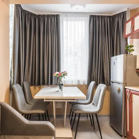 Downtown аpartment With Free Parking וארנה